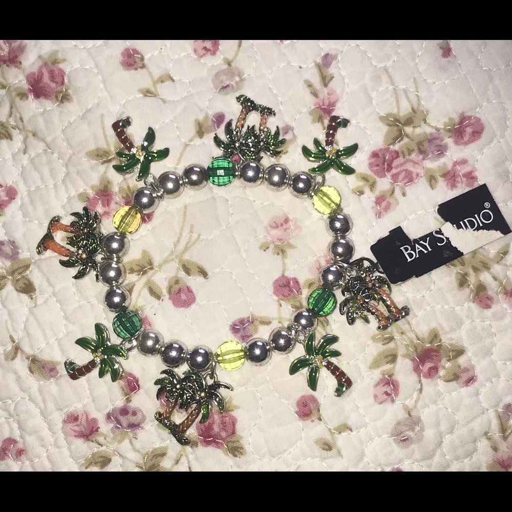 Bat studio green Pom tree bracelet